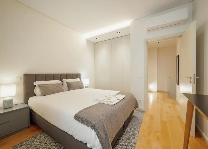 24 Agosto Amazing Triplex By Vacationy * Porto