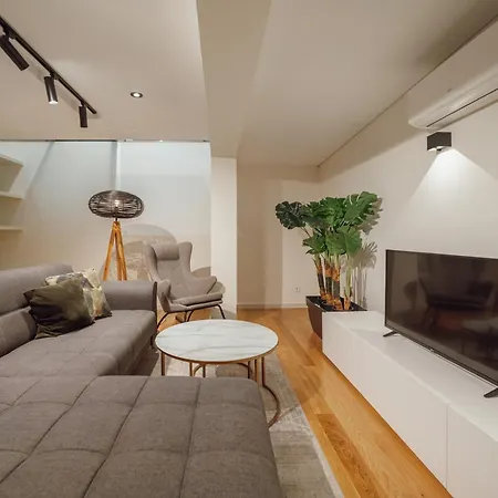 Апартаменты 24 Agosto Amazing Triplex By Vacationy Порту